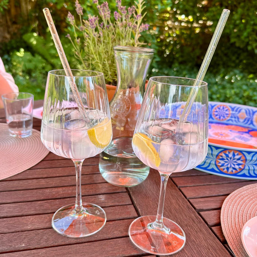 Alkoholfrei Aperitivos auf der Terrasse im Garten
